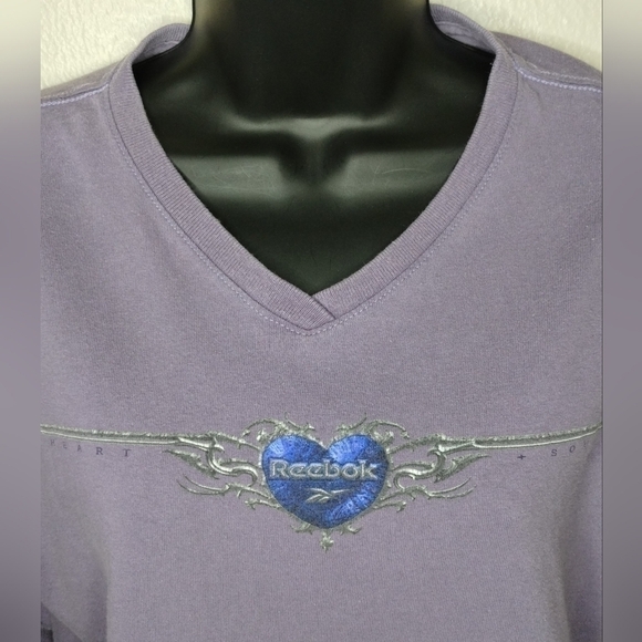 VINTAGE 90s Reebok Women's Large T-shirt V-neck L/S Heart & Soul Lavender Cotton - Picture 2 of 9